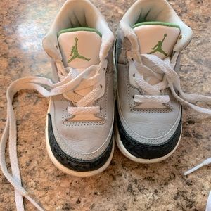 Jordan 3 Retro Toddlers 832033-006 Smoke Grey Chlorophyll Shoes Baby Size 5c